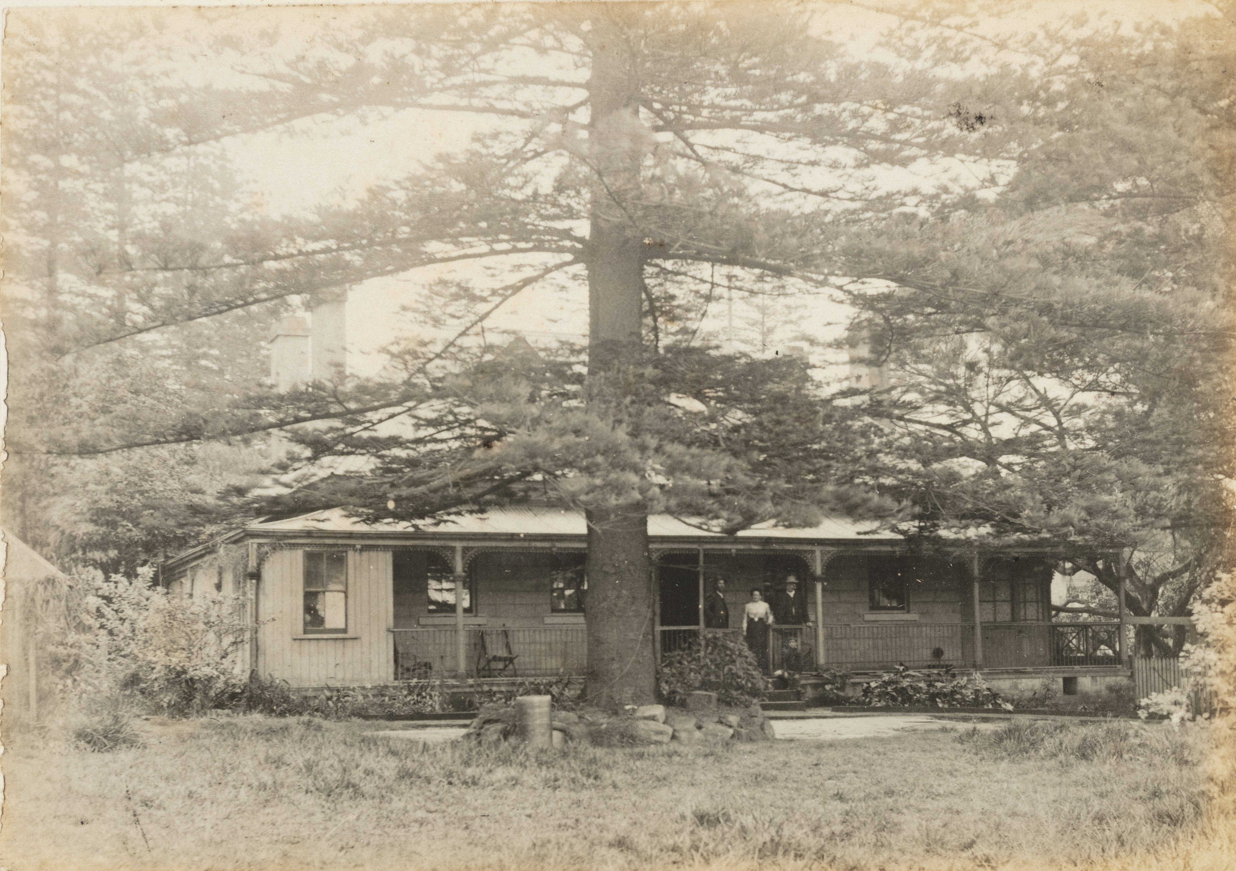 Photograph of Barcom Glen cottage